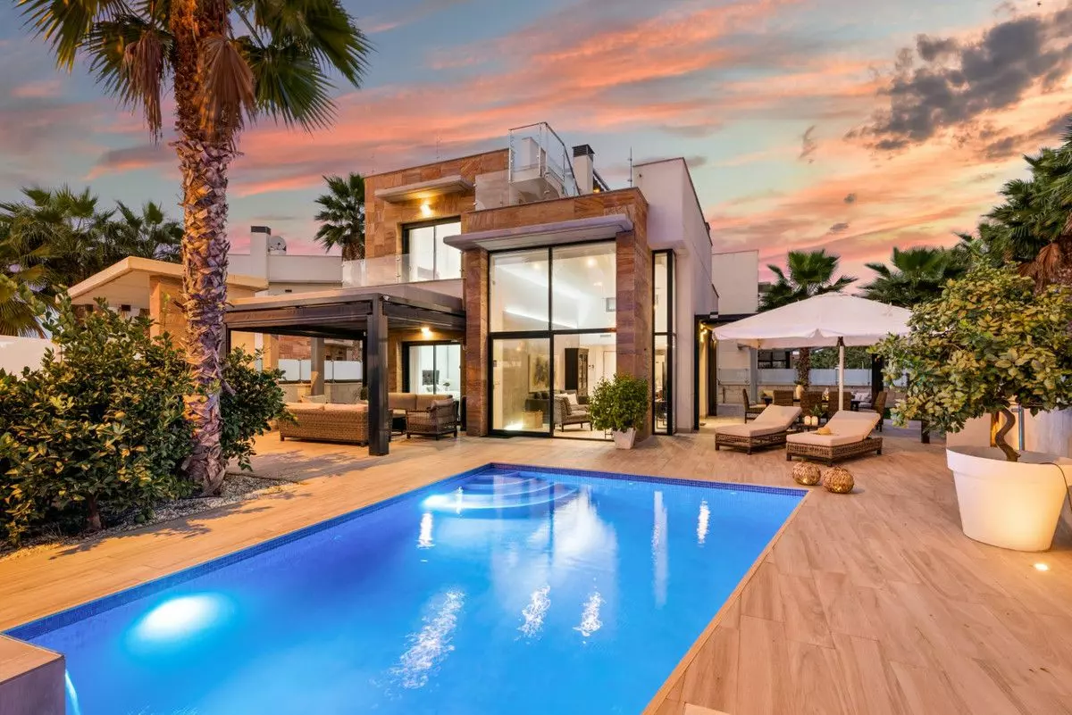 Villa 180 M² In Orihuela Costa, Spain – Mediter Real Estate