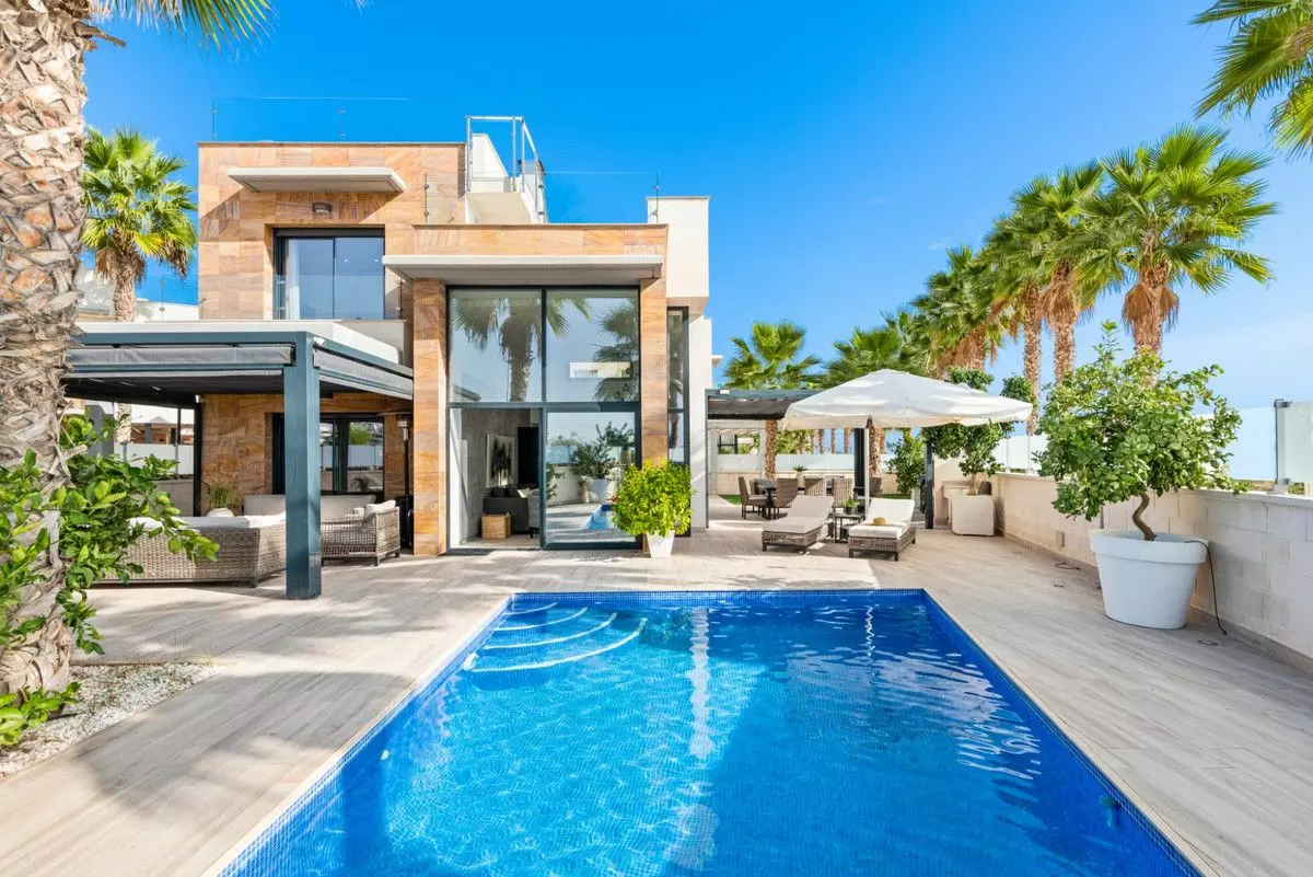 Villa 180 M² In Orihuela Costa, Spain – Mediter Real Estate