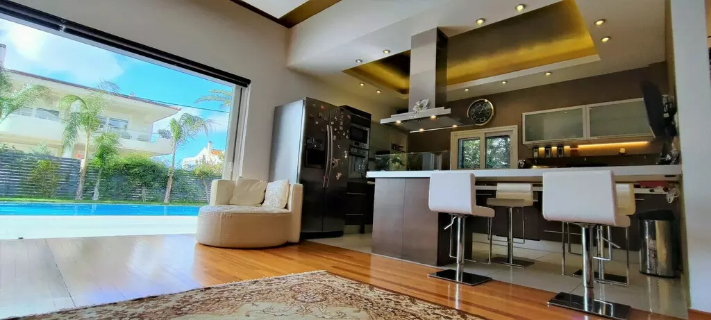 For Sale Villa 290 M² In Athens