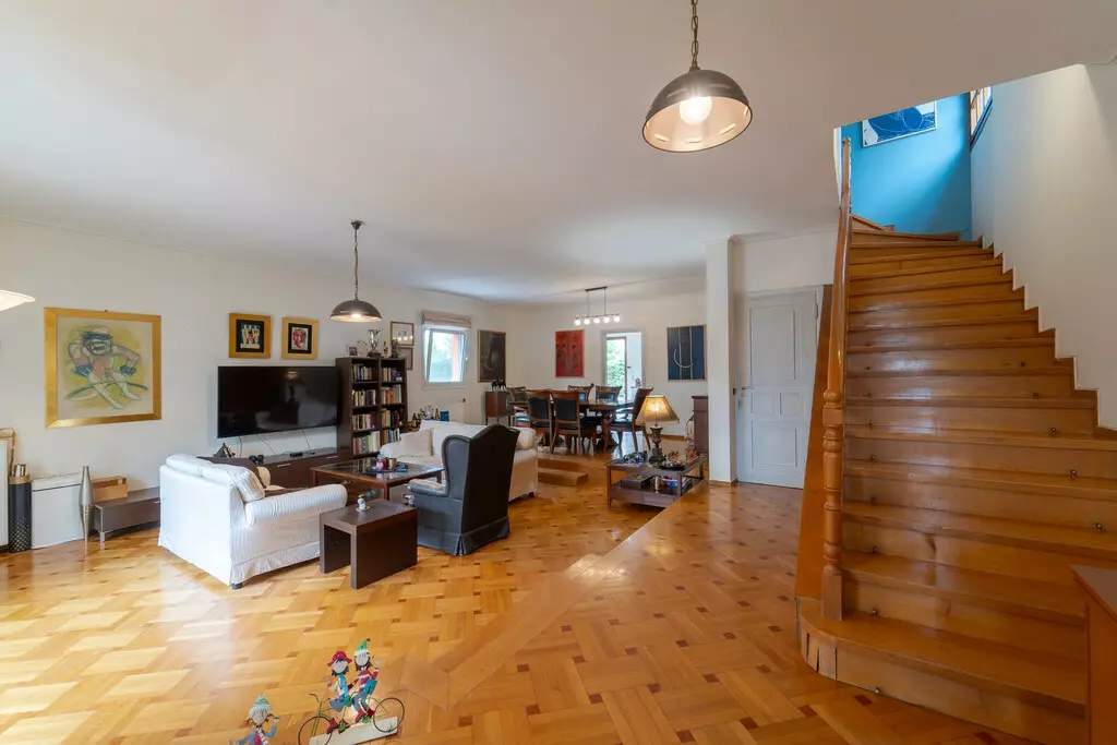 For Sale Villa 287 M² In Athens