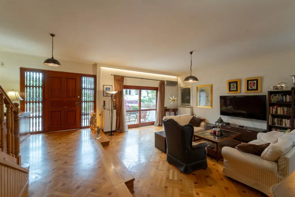 For Sale Villa 287 M² In Athens
