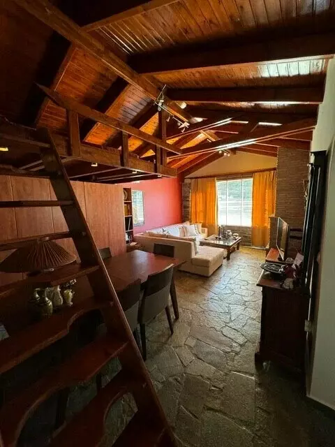 5-bedroom Villa In Kalivia Thorikou, Greece (530 M²)