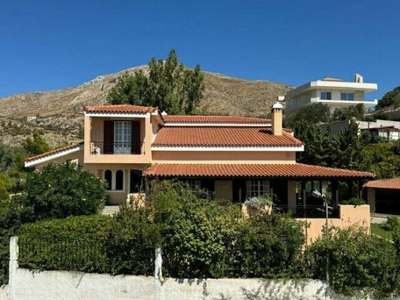 5-bedroom Villa In Kalivia Thorikou, Greece (530 M²)
