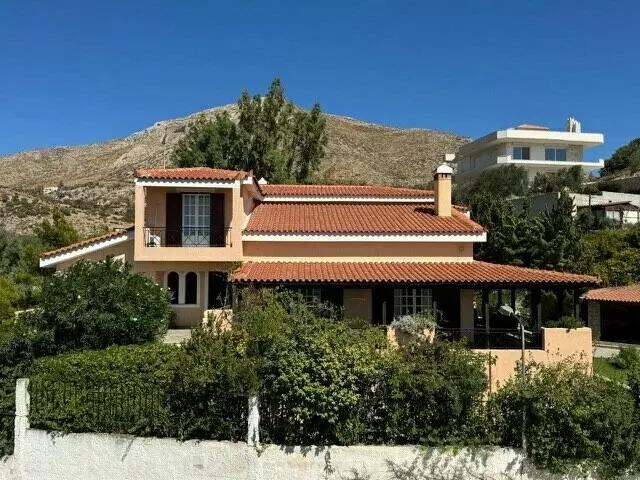 5-bedroom Villa In Kalivia Thorikou, Greece (530 M²)