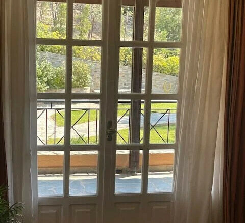 5-bedroom Villa In Kalivia Thorikou, Greece (530 M²)