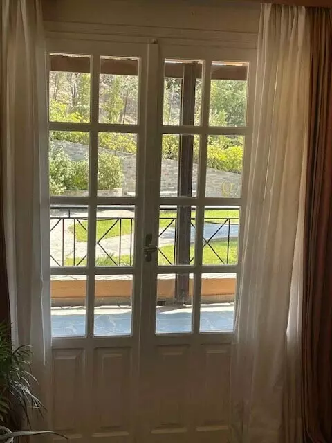 5-bedroom Villa In Kalivia Thorikou, Greece (530 M²)