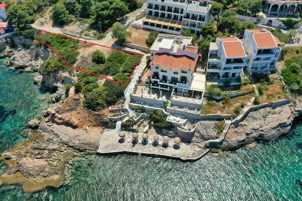 For Sale Land 350 M² In Attica