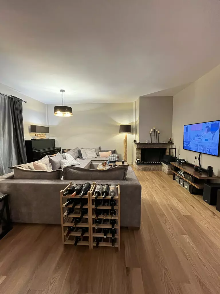 For Sale Flat 193 M² In Athens