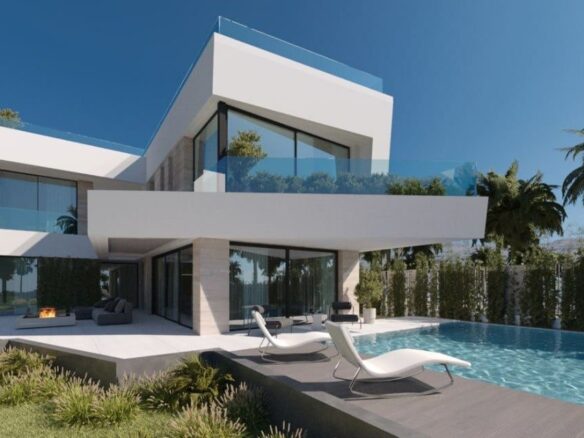 Villa Of 200 M² Near The Beach In Calahonda