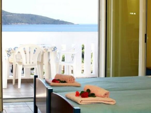 9-bedroom Hotel In Thasos, Greece (320 M²)