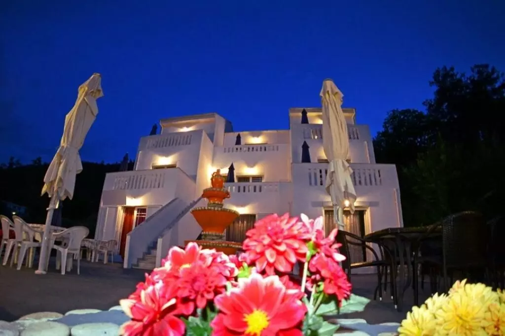 9-bedroom Hotel In Thasos, Greece (320 M²)