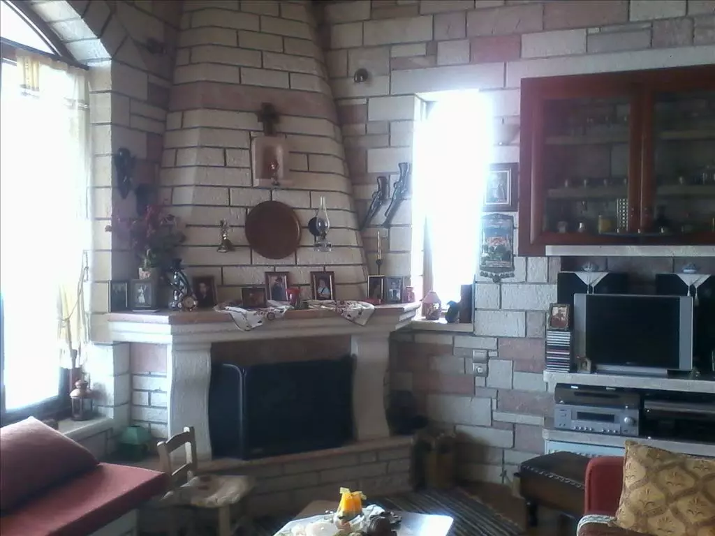 3-bedroom Detached House In Agrinio, Greece (190 M²)