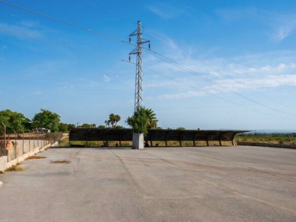 Industrial Unit In Elche Pedanias, Spain (377 M²)