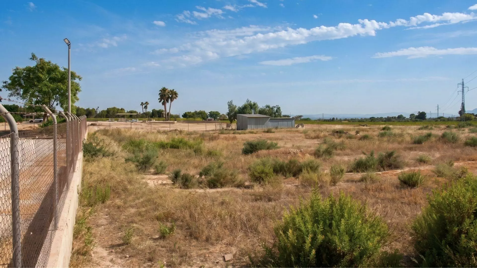 Industrial Unit In Elche Pedanias, Spain (377 M²)