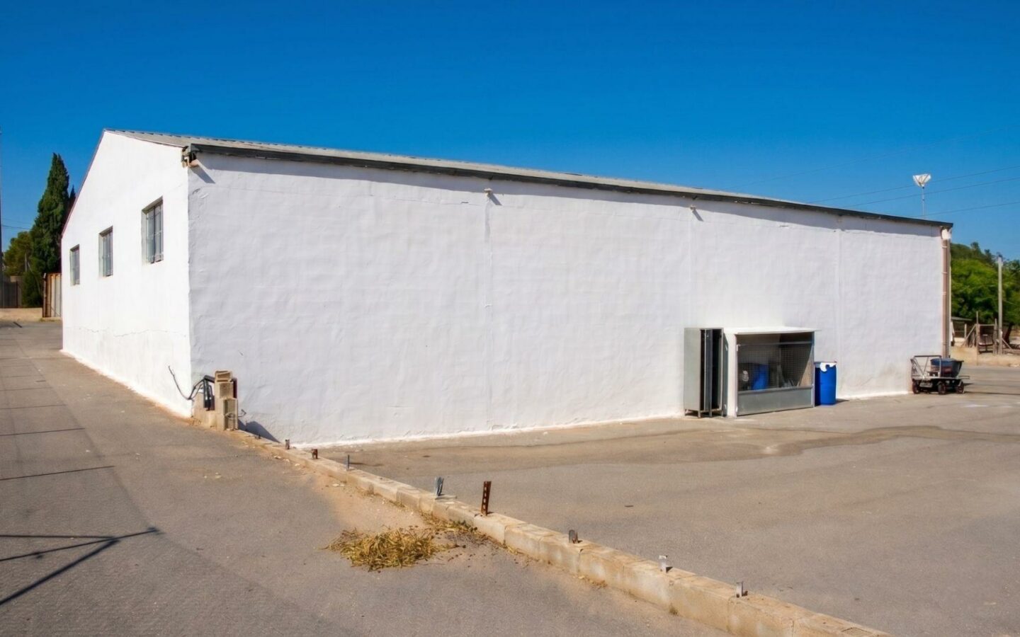 Industrial Unit In Elche Pedanias, Spain (377 M²)