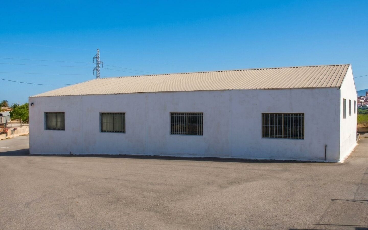 Industrial Unit In Elche Pedanias, Spain (377 M²)
