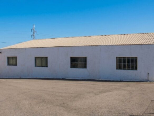 Industrial Unit In Elche Pedanias, Spain (377 M²)