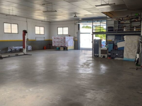 Industrial Unit In Elche Pedanias, Spain (377 M²)
