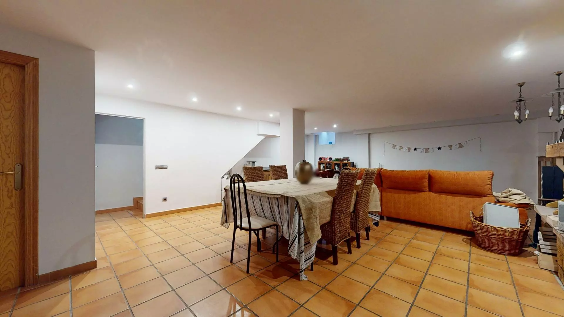 4-bedroom Semi In Elche, Spain (342 M²)
