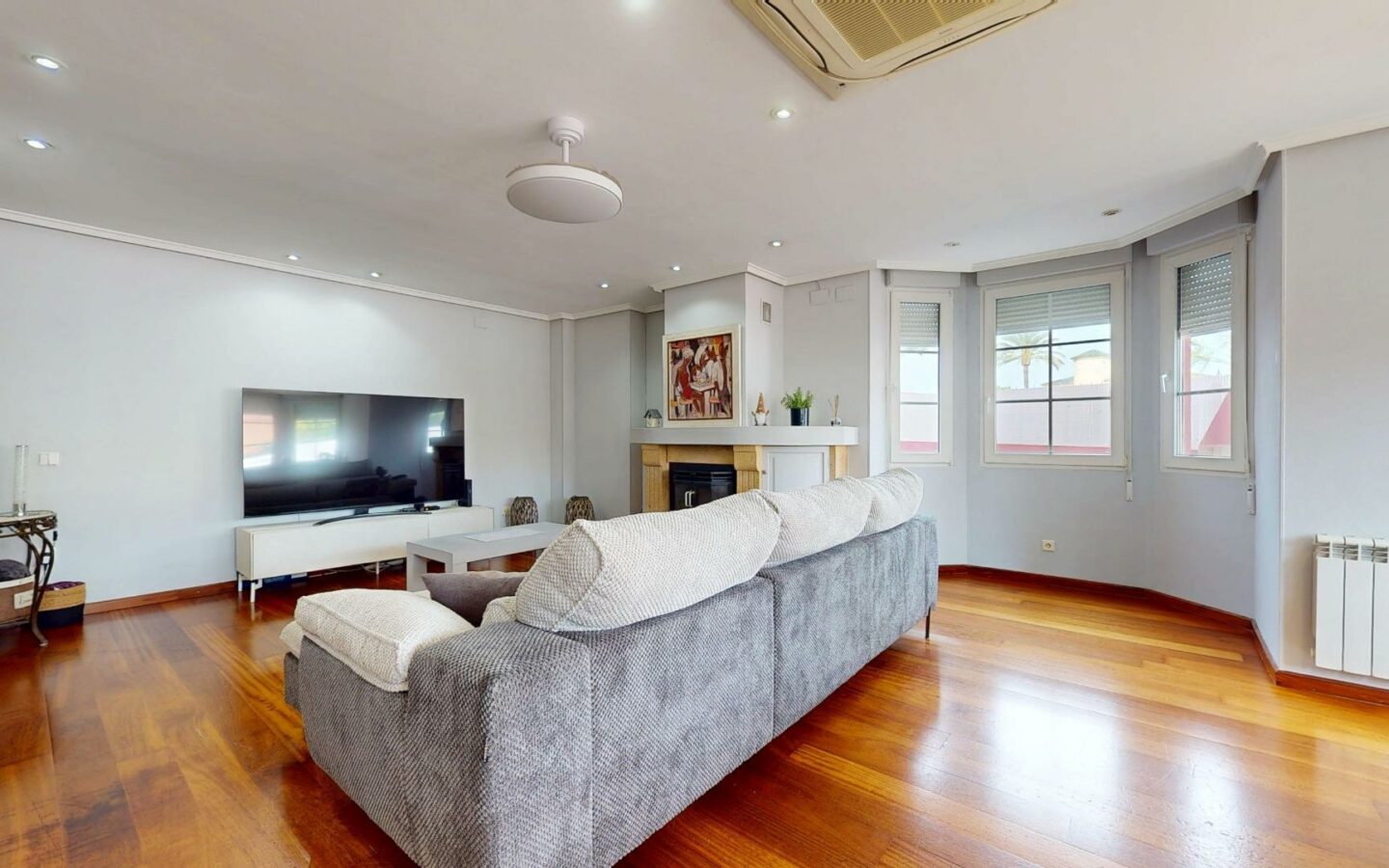 4-bedroom Semi In Elche, Spain (342 M²)