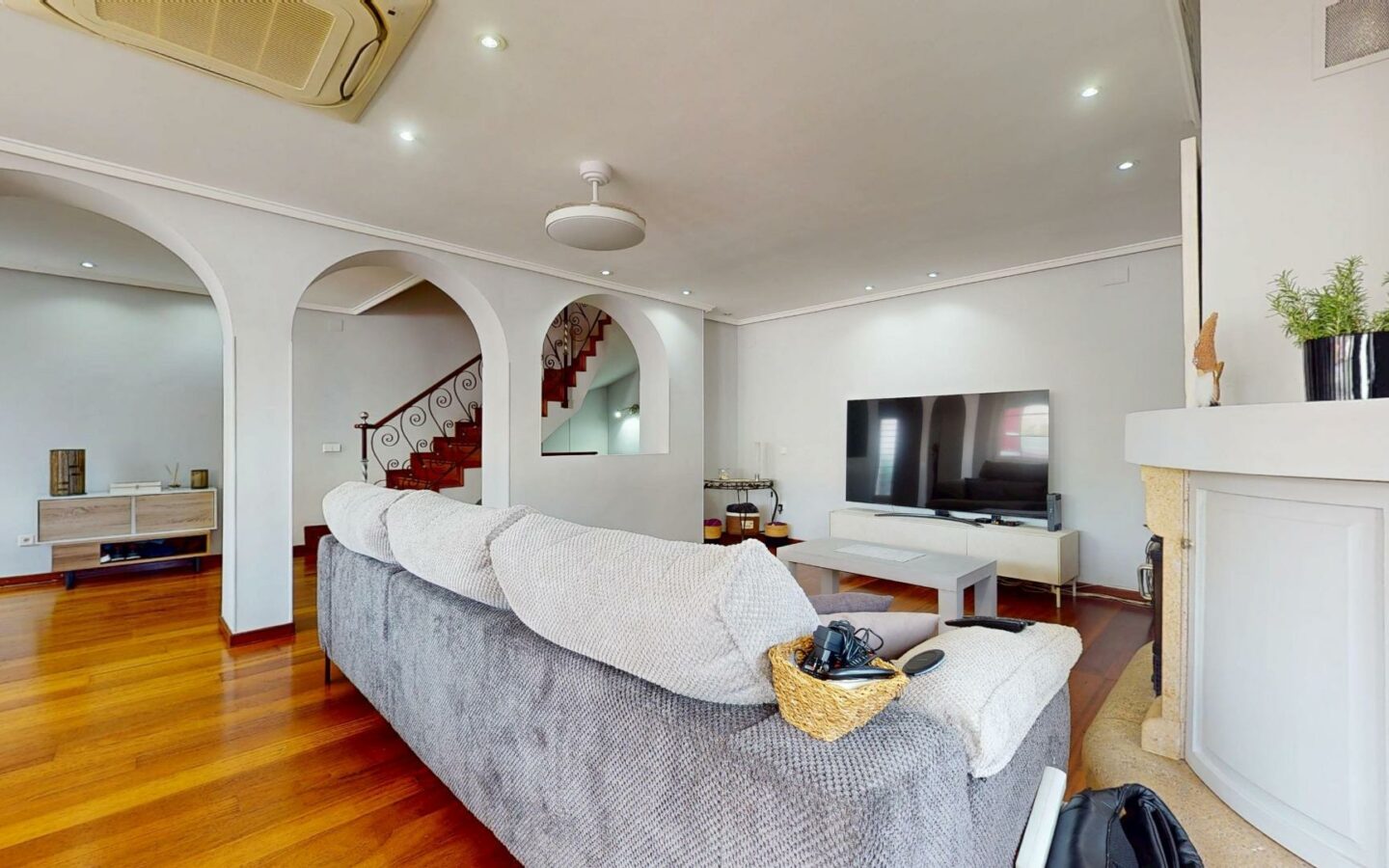 4-bedroom Semi In Elche, Spain (342 M²)
