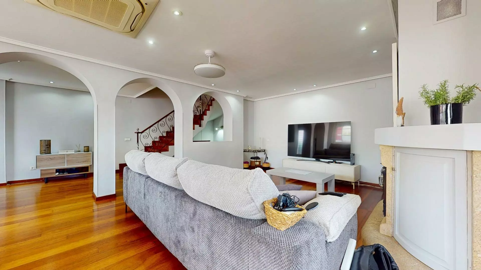 4-bedroom Semi In Elche, Spain (342 M²)