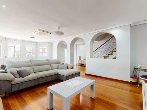 4-bedroom Semi In Elche, Spain (342 M²)