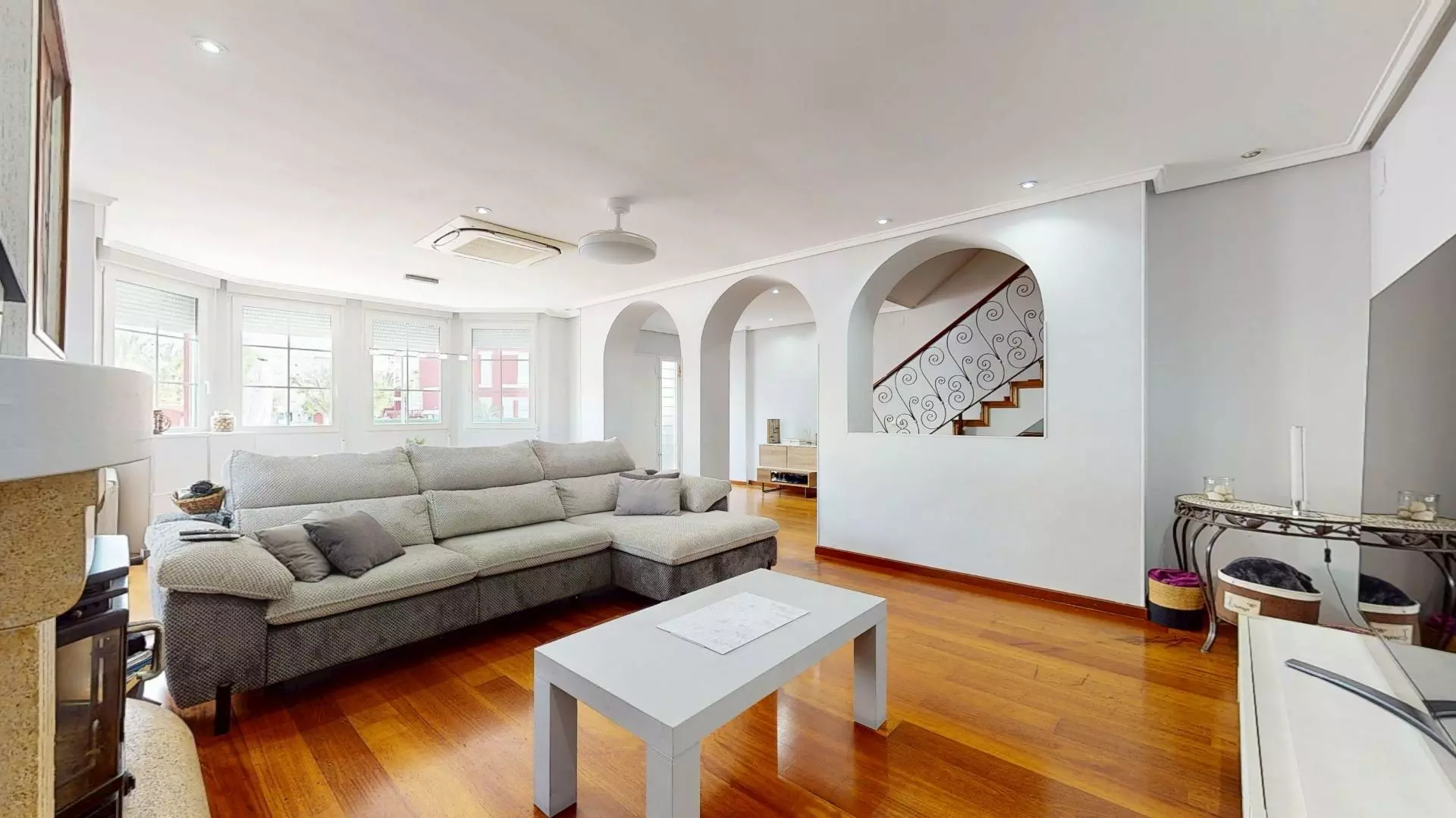 4-bedroom Semi In Elche, Spain (342 M²)