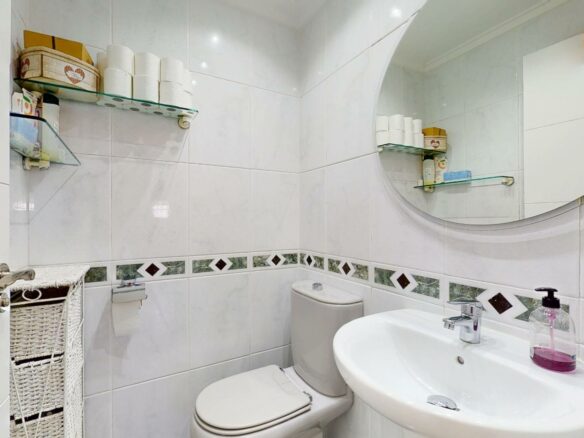 4-bedroom Semi In Elche, Spain (342 M²)