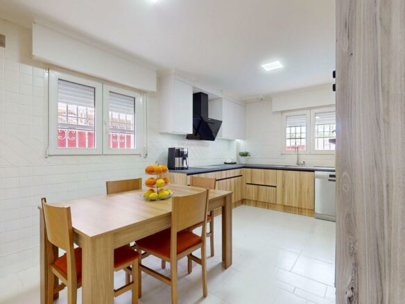 4-bedroom Semi In Elche, Spain (342 M²)