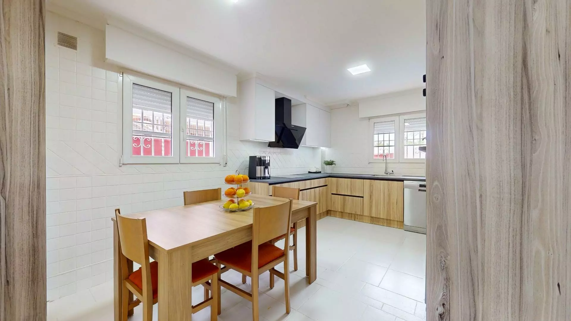 4-bedroom Semi In Elche, Spain (342 M²)