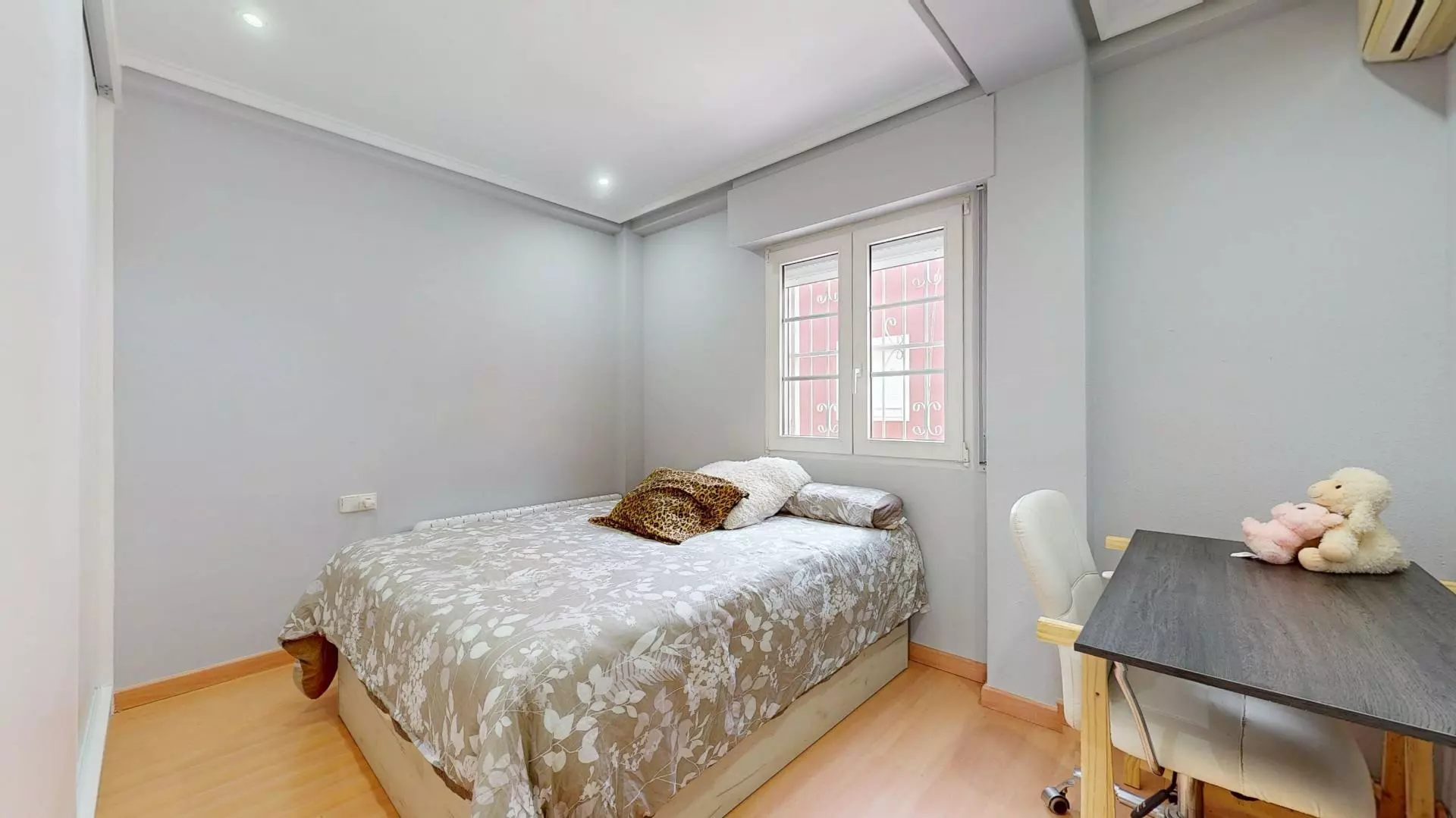 4-bedroom Semi In Elche, Spain (342 M²)
