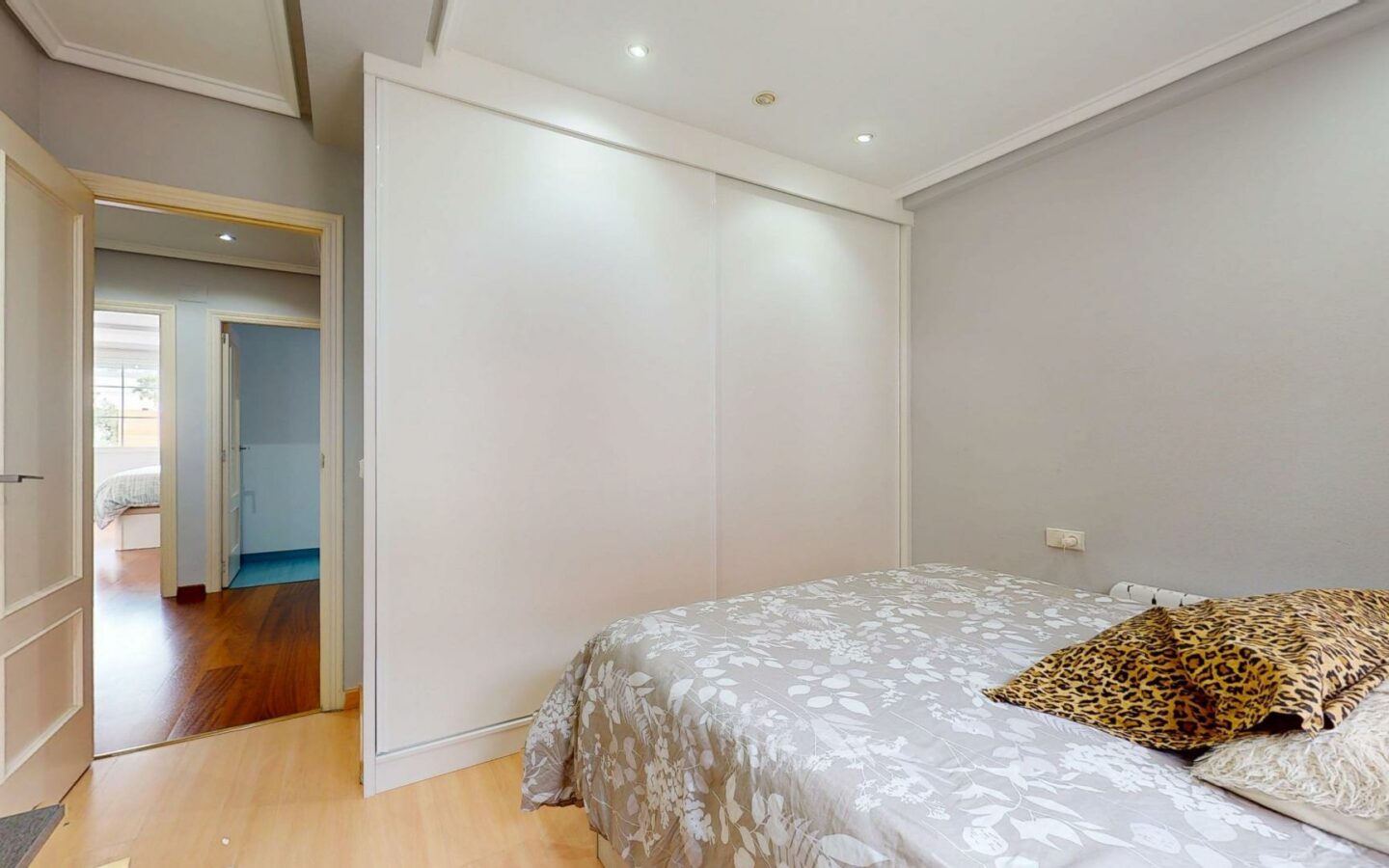 4-bedroom Semi In Elche, Spain (342 M²)