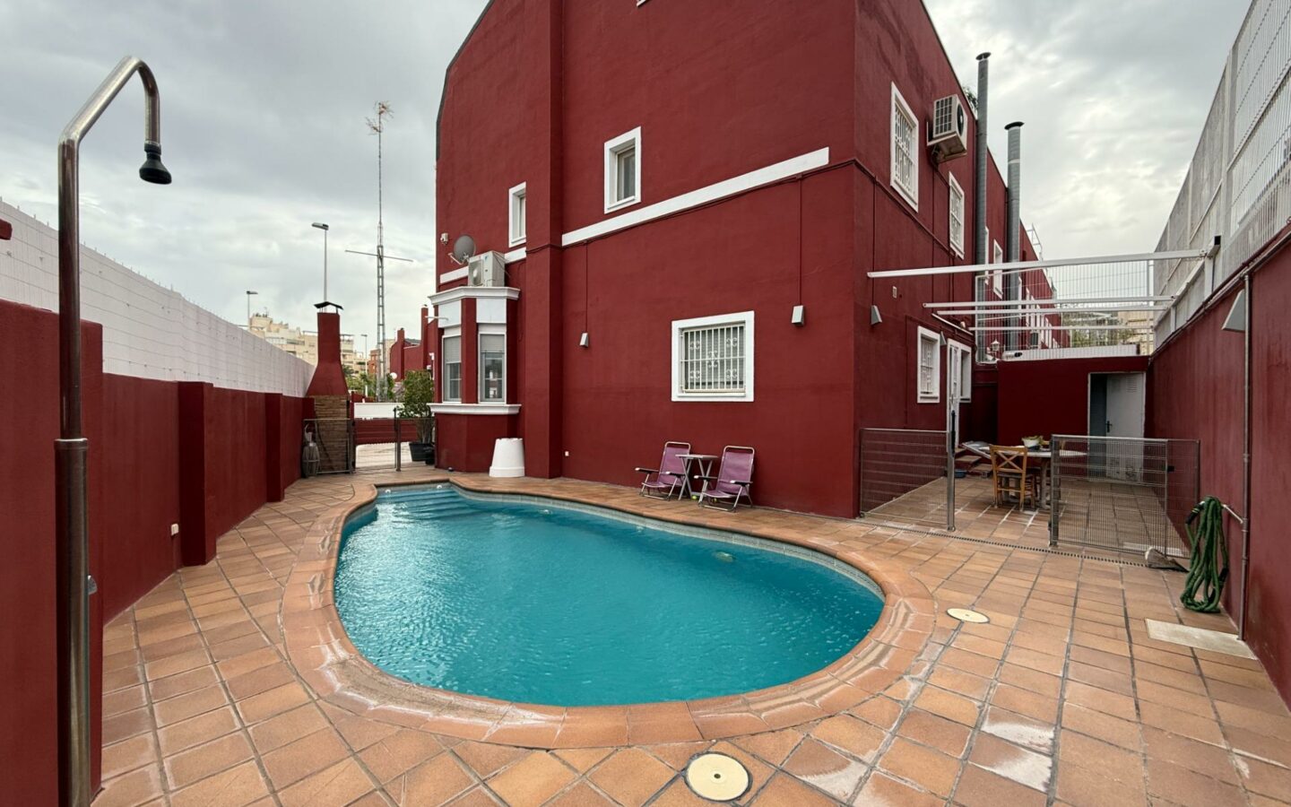 4-bedroom Semi In Elche, Spain (342 M²)