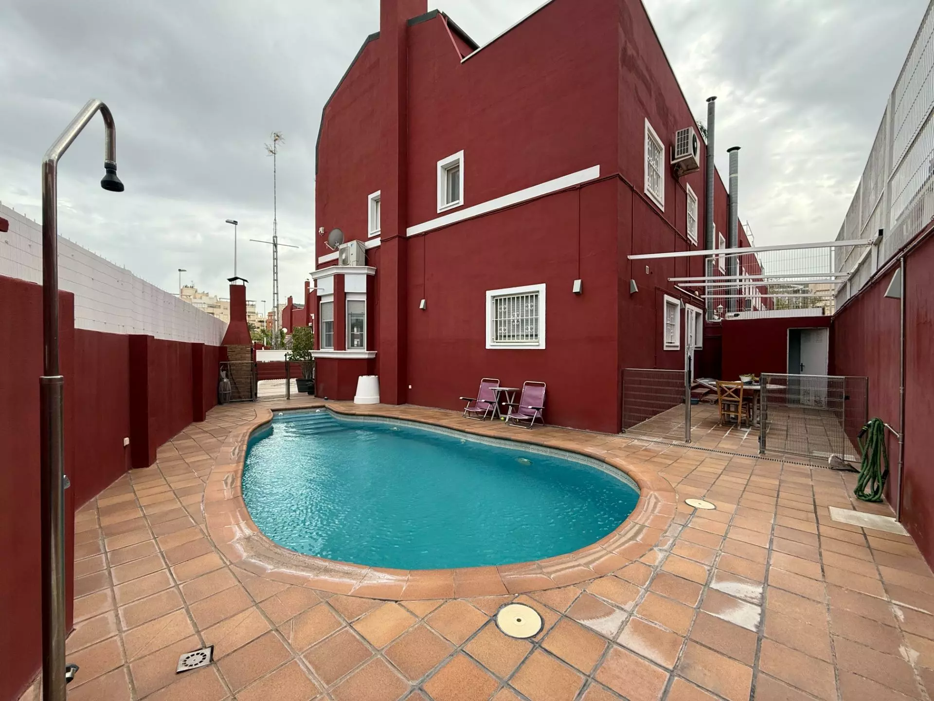 4-bedroom Semi In Elche, Spain (342 M²)