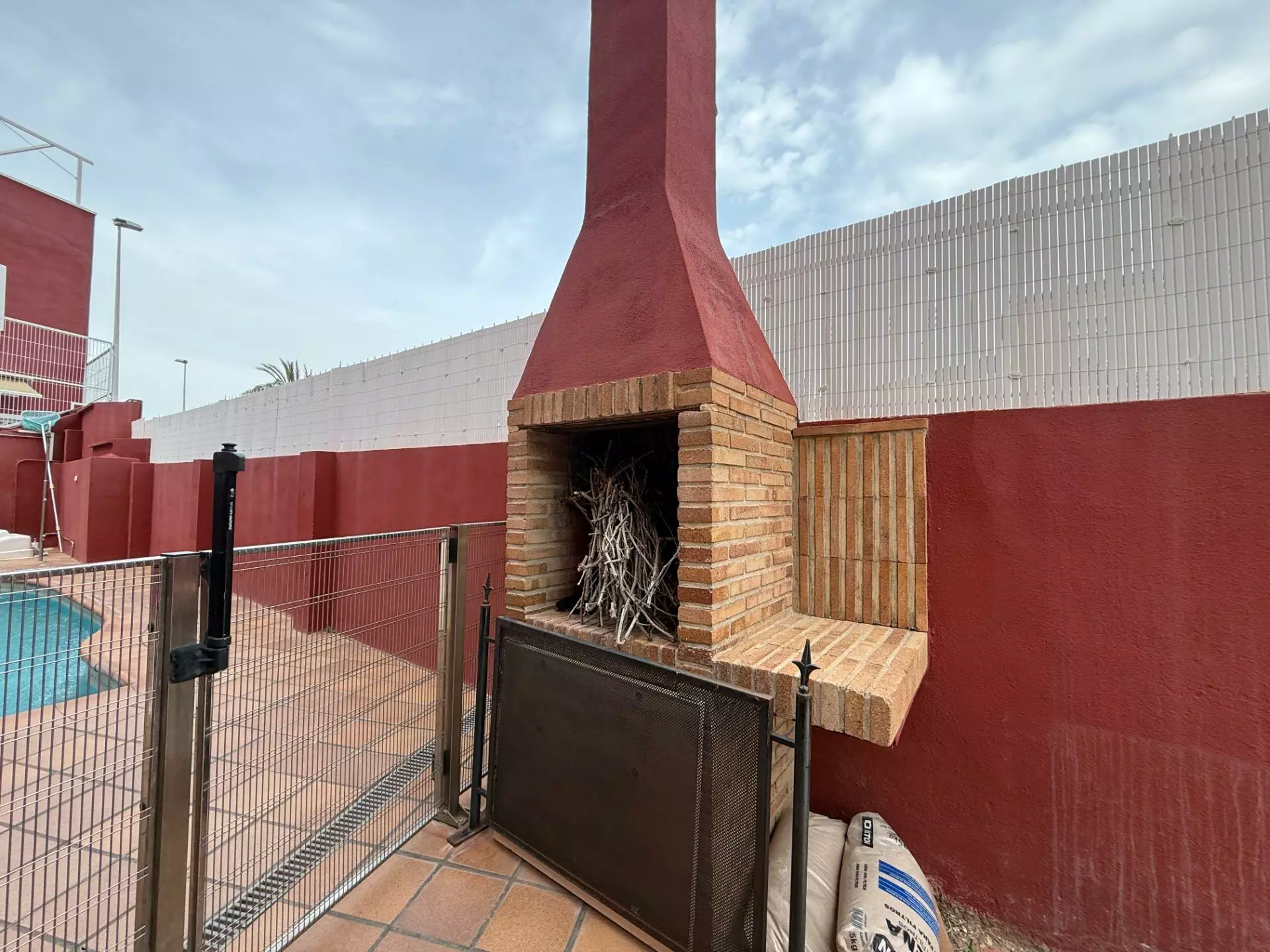 4-bedroom Semi In Elche, Spain (342 M²)