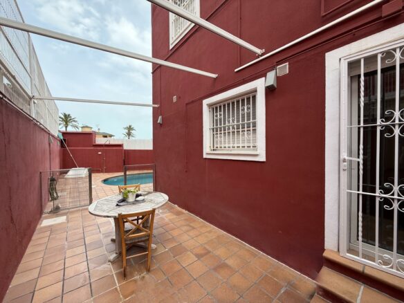 4-bedroom Semi In Elche, Spain (342 M²)