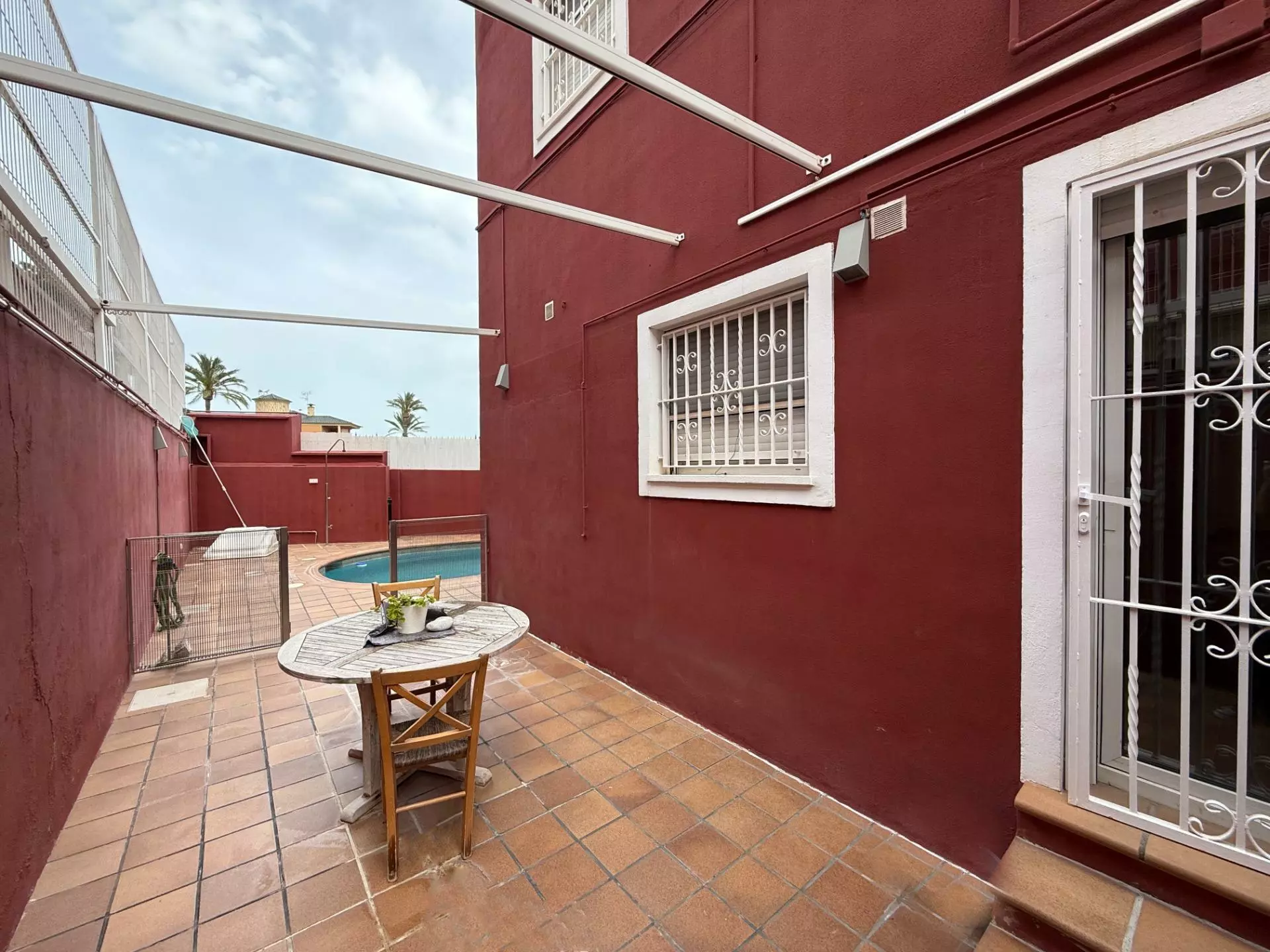 4-bedroom Semi In Elche, Spain (342 M²)