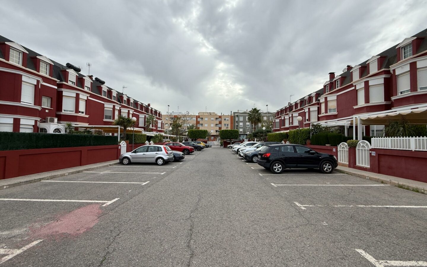 4-bedroom Semi In Elche, Spain (342 M²)