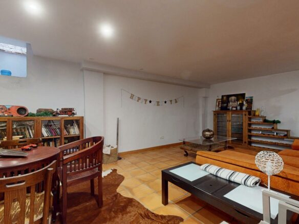 4-bedroom Semi In Elche, Spain (342 M²)