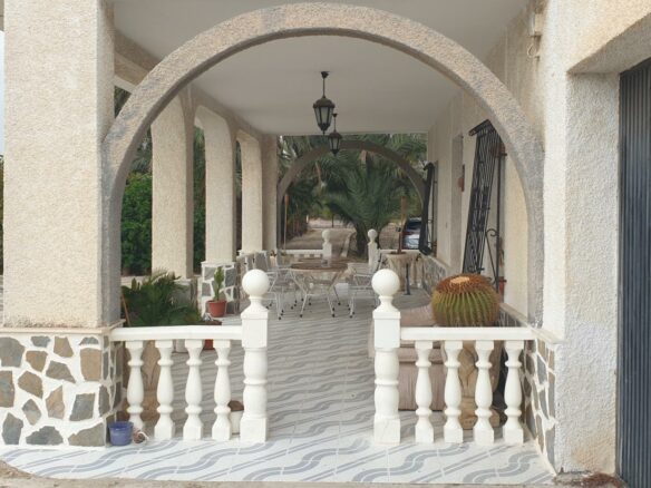 Country House 315 M² In Granja De Rocamora, Spain