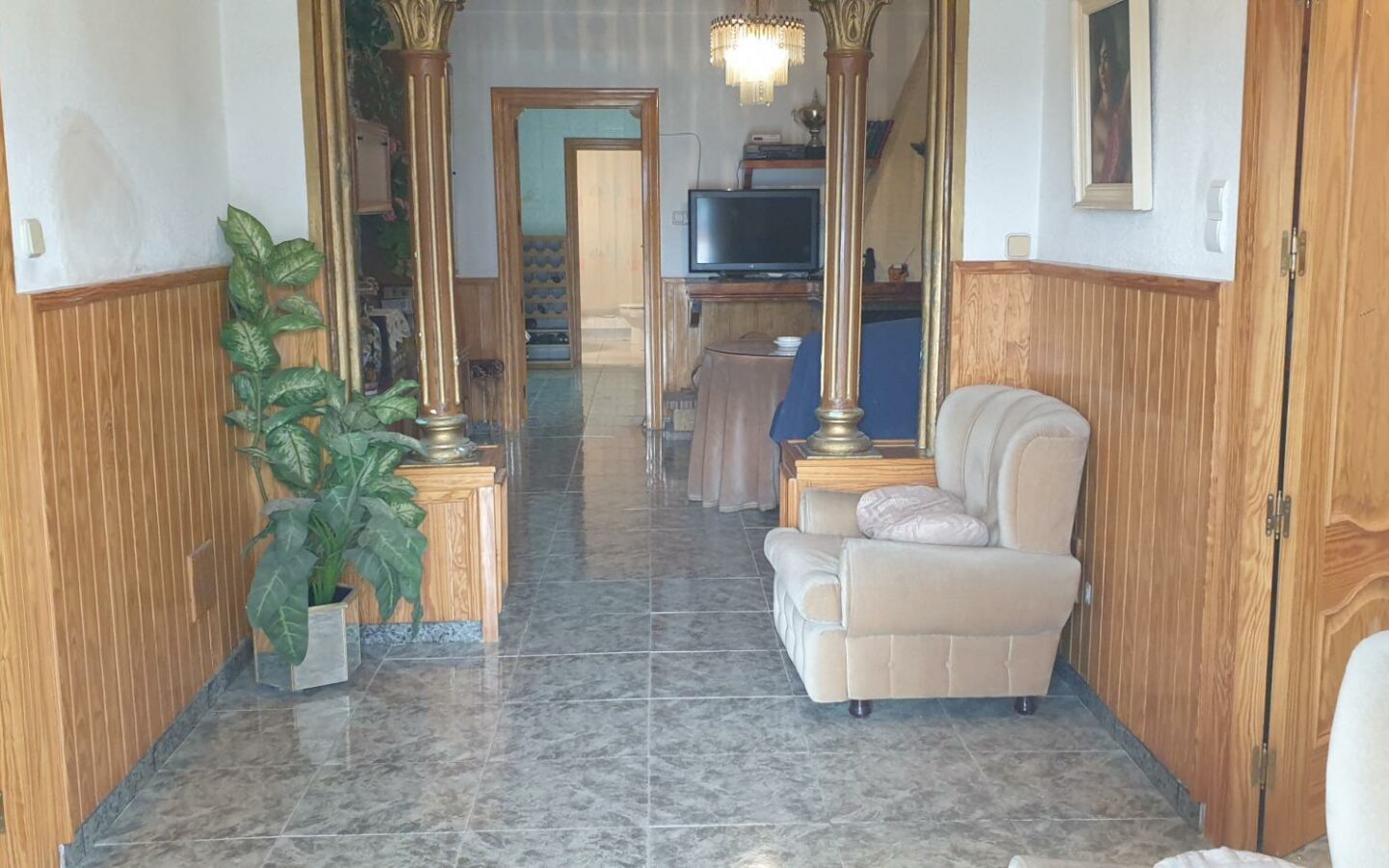 Country House 315 M² In Granja De Rocamora, Spain