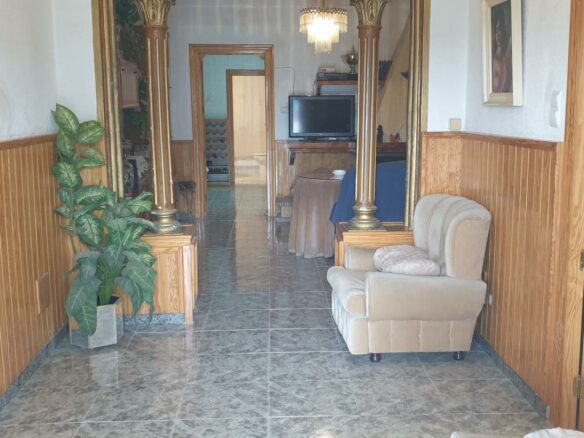 Country House 315 M² In Granja De Rocamora, Spain