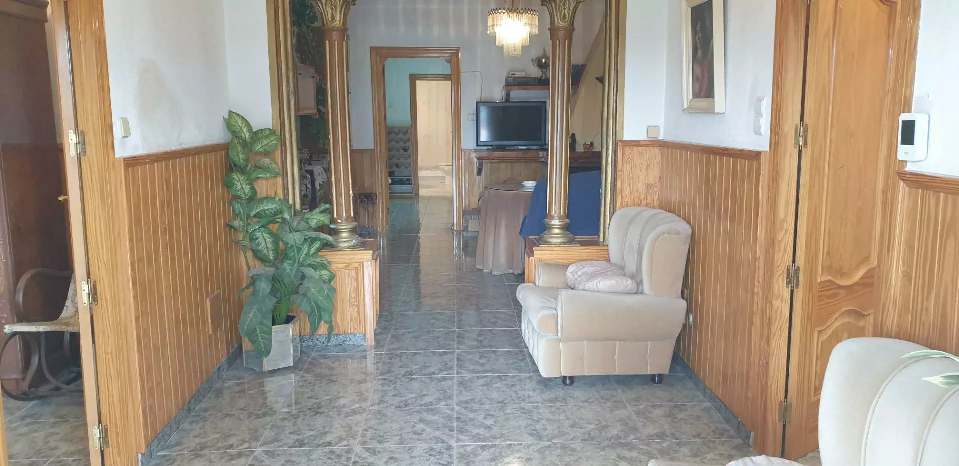 Country House 315 M² In Granja De Rocamora, Spain