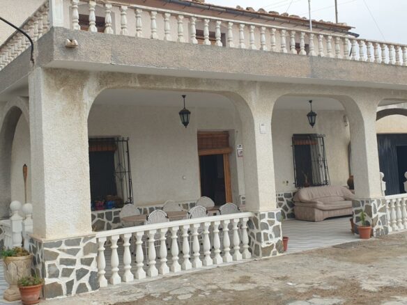 Country House 315 M² In Granja De Rocamora, Spain
