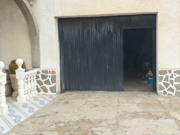 Country House 315 M² In Granja De Rocamora, Spain