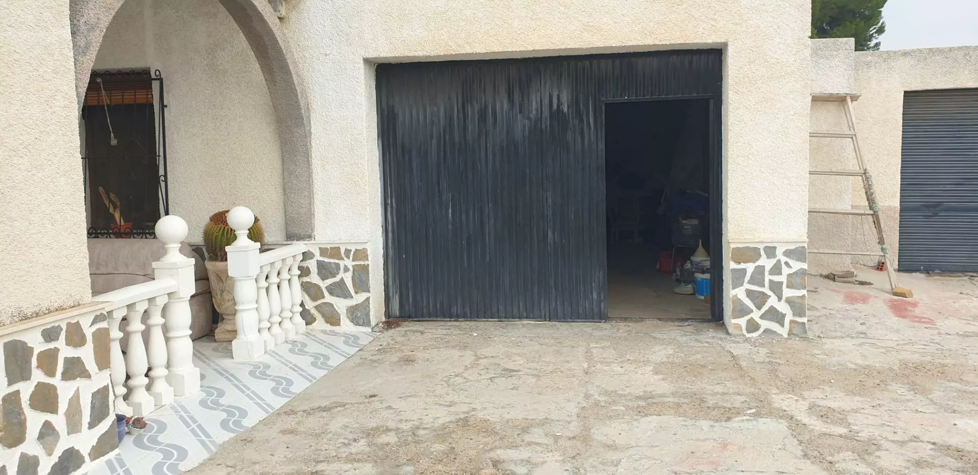 Country House 315 M² In Granja De Rocamora, Spain