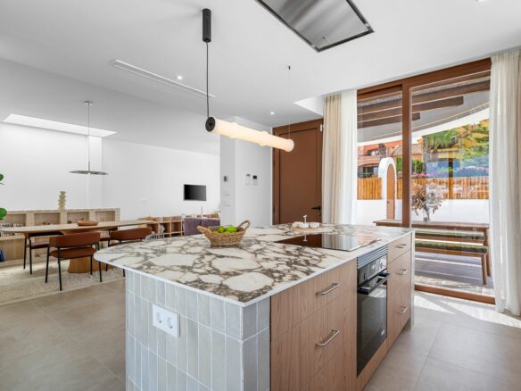4-bedroom Villa In Algorfa, Spain (345 M²)