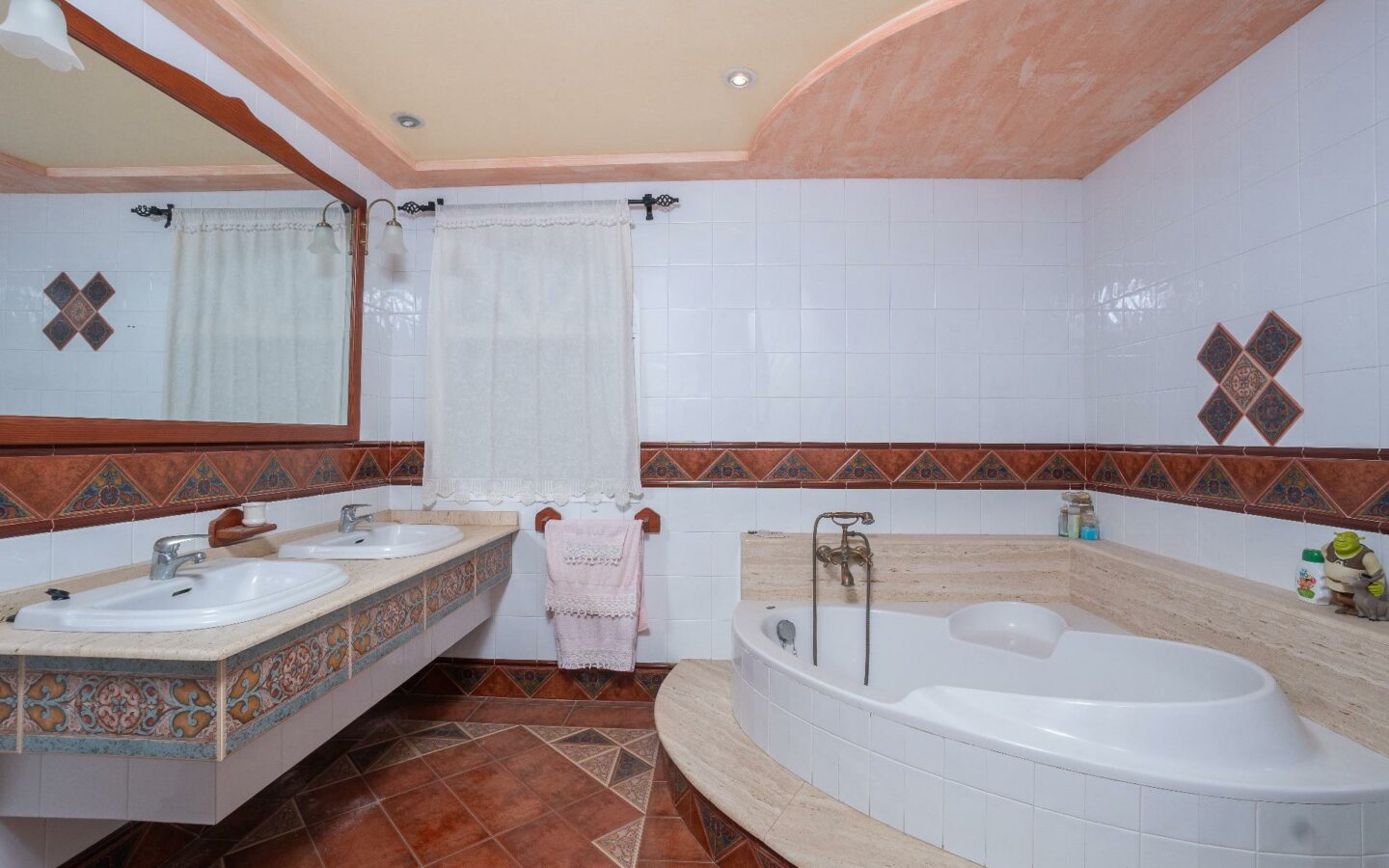 3-bedroom Villa In Elche Pedanias, Spain (267 M²)