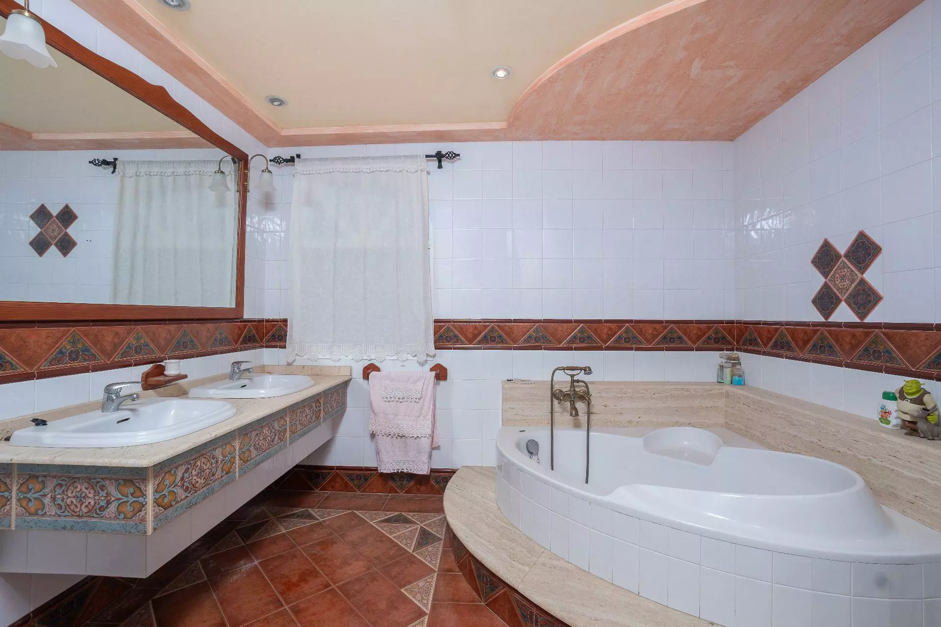 3-bedroom Villa In Elche Pedanias, Spain (267 M²)